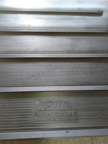 Rubber horse box trailer ramp - rubber,