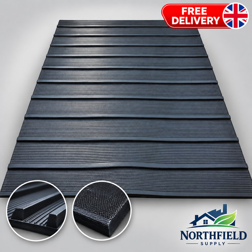 Rubber horsebox trailer - trailer, ramp