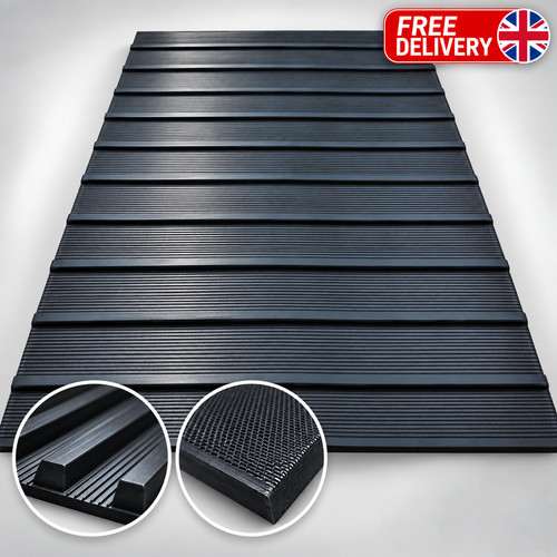 Rubber horsebox trailer - rubber, ramp